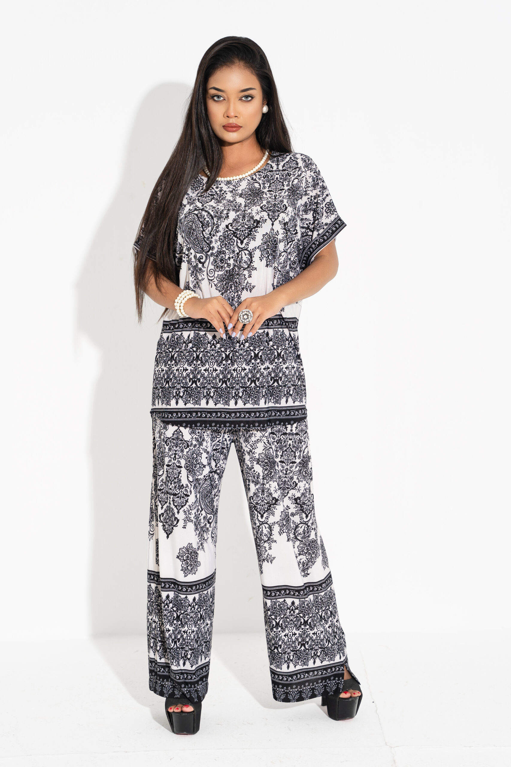 ARI05107-scaled-1.jpg Boat Neck Loose fit Tops With Pant - Image 1